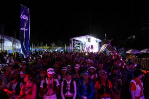 BIB: 3075
                            <button type="button" onclick="openModal(19372560)" class="btn btn-primary btn-sm float-right btn-popup" data-toggle="modal" data-target=".modal-high-quality">
                        <i class="fas fa-shopping-cart"></i> Add to Cart
                    </button>
                                            <button type="button" onclick="isThisMe(19372560, true)" class="btn btn-success btn-sm float-right btn-popup btn-isme hidden" data-toggle="tooltip" data-placement="bottom" title="นี่คือรูปของคุณใช่ไหม คลิกที่นี่เพื่อเอาเข้าอัลบั้ม">
                        <i class="fas fa-plus"></i> Add to album
                    </button>
                    <button type="button" onclick="isThisMe(19372560, false)" class="btn btn-warning btn-sm float-right btn-popup btn-isnotme hidden">
                        <i class="fas fa-ban"></i> Remove from album
                    </button>