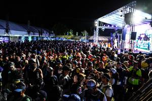 BIB: 
                            <button type="button" onclick="openModal(19372585)" class="btn btn-primary btn-sm float-right btn-popup" data-toggle="modal" data-target=".modal-high-quality">
                        <i class="fas fa-shopping-cart"></i> Add to Cart
                    </button>
                                            <button type="button" onclick="isThisMe(19372585, true)" class="btn btn-success btn-sm float-right btn-popup btn-isme hidden" data-toggle="tooltip" data-placement="bottom" title="นี่คือรูปของคุณใช่ไหม คลิกที่นี่เพื่อเอาเข้าอัลบั้ม">
                        <i class="fas fa-plus"></i> Add to album
                    </button>
                    <button type="button" onclick="isThisMe(19372585, false)" class="btn btn-warning btn-sm float-right btn-popup btn-isnotme hidden">
                        <i class="fas fa-ban"></i> Remove from album
                    </button>