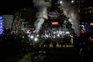 BIB: 060001
                            <button type="button" onclick="openModal(19371917)" class="btn btn-primary btn-sm float-right btn-popup" data-toggle="modal" data-target=".modal-high-quality">
                        <i class="fas fa-shopping-cart"></i> Add to Cart
                    </button>
                                            <button type="button" onclick="isThisMe(19371917, true)" class="btn btn-success btn-sm float-right btn-popup btn-isme hidden" data-toggle="tooltip" data-placement="bottom" title="นี่คือรูปของคุณใช่ไหม คลิกที่นี่เพื่อเอาเข้าอัลบั้ม">
                        <i class="fas fa-plus"></i> Add to album
                    </button>
                    <button type="button" onclick="isThisMe(19371917, false)" class="btn btn-warning btn-sm float-right btn-popup btn-isnotme hidden">
                        <i class="fas fa-ban"></i> Remove from album
                    </button>