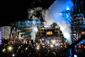 BIB: 0600, 293
                            <button type="button" onclick="openModal(19371925)" class="btn btn-primary btn-sm float-right btn-popup" data-toggle="modal" data-target=".modal-high-quality">
                        <i class="fas fa-shopping-cart"></i> Add to Cart
                    </button>
                                            <button type="button" onclick="isThisMe(19371925, true)" class="btn btn-success btn-sm float-right btn-popup btn-isme hidden" data-toggle="tooltip" data-placement="bottom" title="นี่คือรูปของคุณใช่ไหม คลิกที่นี่เพื่อเอาเข้าอัลบั้ม">
                        <i class="fas fa-plus"></i> Add to album
                    </button>
                    <button type="button" onclick="isThisMe(19371925, false)" class="btn btn-warning btn-sm float-right btn-popup btn-isnotme hidden">
                        <i class="fas fa-ban"></i> Remove from album
                    </button>