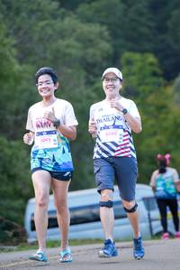 BIB: 1095, 8080
                            <button type="button" onclick="openModal(18927336)" class="btn btn-primary btn-sm float-right btn-popup" data-toggle="modal" data-target=".modal-high-quality">
                        <i class="fas fa-shopping-cart"></i> Add to Cart
                    </button>
                                            <button type="button" onclick="isThisMe(18927336, true)" class="btn btn-success btn-sm float-right btn-popup btn-isme hidden" data-toggle="tooltip" data-placement="bottom" title="นี่คือรูปของคุณใช่ไหม คลิกที่นี่เพื่อเอาเข้าอัลบั้ม">
                        <i class="fas fa-plus"></i> Add to album
                    </button>
                    <button type="button" onclick="isThisMe(18927336, false)" class="btn btn-warning btn-sm float-right btn-popup btn-isnotme hidden">
                        <i class="fas fa-ban"></i> Remove from album
                    </button>