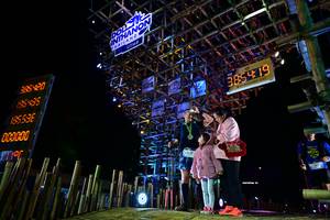 BIB: 385419, 000000, 185536, 0258
                            <button type="button" onclick="openModal(19097325)" class="btn btn-primary btn-sm float-right btn-popup" data-toggle="modal" data-target=".modal-high-quality">
                        <i class="fas fa-shopping-cart"></i> Add to Cart
                    </button>
                                            <button type="button" onclick="isThisMe(19097325, true)" class="btn btn-success btn-sm float-right btn-popup btn-isme hidden" data-toggle="tooltip" data-placement="bottom" title="นี่คือรูปของคุณใช่ไหม คลิกที่นี่เพื่อเอาเข้าอัลบั้ม">
                        <i class="fas fa-plus"></i> Add to album
                    </button>
                    <button type="button" onclick="isThisMe(19097325, false)" class="btn btn-warning btn-sm float-right btn-popup btn-isnotme hidden">
                        <i class="fas fa-ban"></i> Remove from album
                    </button>