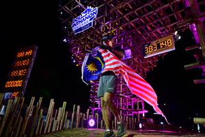 BIB: 383, 149, 183303, 000000, 148, 2017
                            <button type="button" onclick="openModal(19096253)" class="btn btn-primary btn-sm float-right btn-popup" data-toggle="modal" data-target=".modal-high-quality">
                        <i class="fas fa-shopping-cart"></i> Add to Cart
                    </button>
                                            <button type="button" onclick="isThisMe(19096253, true)" class="btn btn-success btn-sm float-right btn-popup btn-isme hidden" data-toggle="tooltip" data-placement="bottom" title="นี่คือรูปของคุณใช่ไหม คลิกที่นี่เพื่อเอาเข้าอัลบั้ม">
                        <i class="fas fa-plus"></i> Add to album
                    </button>
                    <button type="button" onclick="isThisMe(19096253, false)" class="btn btn-warning btn-sm float-right btn-popup btn-isnotme hidden">
                        <i class="fas fa-ban"></i> Remove from album
                    </button>