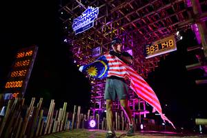 BIB: 383, 149, 3302, 000000, 63200, 7777, 148, 2017
                            <button type="button" onclick="openModal(19096252)" class="btn btn-primary btn-sm float-right btn-popup" data-toggle="modal" data-target=".modal-high-quality">
                        <i class="fas fa-shopping-cart"></i> Add to Cart
                    </button>
                                            <button type="button" onclick="isThisMe(19096252, true)" class="btn btn-success btn-sm float-right btn-popup btn-isme hidden" data-toggle="tooltip" data-placement="bottom" title="นี่คือรูปของคุณใช่ไหม คลิกที่นี่เพื่อเอาเข้าอัลบั้ม">
                        <i class="fas fa-plus"></i> Add to album
                    </button>
                    <button type="button" onclick="isThisMe(19096252, false)" class="btn btn-warning btn-sm float-right btn-popup btn-isnotme hidden">
                        <i class="fas fa-ban"></i> Remove from album
                    </button>