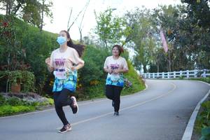 BIB: 1290
                            <button type="button" onclick="openModal(18867897)" class="btn btn-primary btn-sm float-right btn-popup" data-toggle="modal" data-target=".modal-high-quality">
                        <i class="fas fa-shopping-cart"></i> Add to Cart
                    </button>
                                            <button type="button" onclick="isThisMe(18867897, true)" class="btn btn-success btn-sm float-right btn-popup btn-isme hidden" data-toggle="tooltip" data-placement="bottom" title="นี่คือรูปของคุณใช่ไหม คลิกที่นี่เพื่อเอาเข้าอัลบั้ม">
                        <i class="fas fa-plus"></i> Add to album
                    </button>
                    <button type="button" onclick="isThisMe(18867897, false)" class="btn btn-warning btn-sm float-right btn-popup btn-isnotme hidden">
                        <i class="fas fa-ban"></i> Remove from album
                    </button>