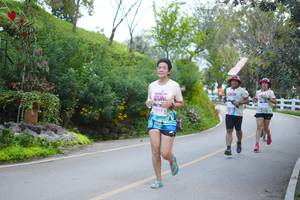 BIB: 1095
                            <button type="button" onclick="openModal(18867163)" class="btn btn-primary btn-sm float-right btn-popup" data-toggle="modal" data-target=".modal-high-quality">
                        <i class="fas fa-shopping-cart"></i> Add to Cart
                    </button>
                                            <button type="button" onclick="isThisMe(18867163, true)" class="btn btn-success btn-sm float-right btn-popup btn-isme hidden" data-toggle="tooltip" data-placement="bottom" title="นี่คือรูปของคุณใช่ไหม คลิกที่นี่เพื่อเอาเข้าอัลบั้ม">
                        <i class="fas fa-plus"></i> Add to album
                    </button>
                    <button type="button" onclick="isThisMe(18867163, false)" class="btn btn-warning btn-sm float-right btn-popup btn-isnotme hidden">
                        <i class="fas fa-ban"></i> Remove from album
                    </button>