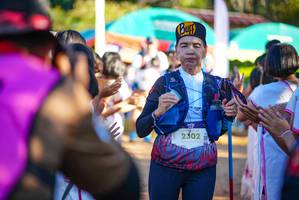 BIB: 2302
                            <button type="button" onclick="openModal(19097545)" class="btn btn-primary btn-sm float-right btn-popup" data-toggle="modal" data-target=".modal-high-quality">
                        <i class="fas fa-shopping-cart"></i> Add to Cart
                    </button>
                                            <button type="button" onclick="isThisMe(19097545, true)" class="btn btn-success btn-sm float-right btn-popup btn-isme hidden" data-toggle="tooltip" data-placement="bottom" title="นี่คือรูปของคุณใช่ไหม คลิกที่นี่เพื่อเอาเข้าอัลบั้ม">
                        <i class="fas fa-plus"></i> Add to album
                    </button>
                    <button type="button" onclick="isThisMe(19097545, false)" class="btn btn-warning btn-sm float-right btn-popup btn-isnotme hidden">
                        <i class="fas fa-ban"></i> Remove from album
                    </button>