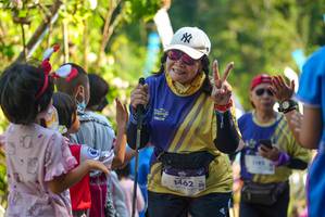 BIB: 1462
                            <button type="button" onclick="openModal(19117994)" class="btn btn-primary btn-sm float-right btn-popup" data-toggle="modal" data-target=".modal-high-quality">
                        <i class="fas fa-shopping-cart"></i> Add to Cart
                    </button>
                                            <button type="button" onclick="isThisMe(19117994, true)" class="btn btn-success btn-sm float-right btn-popup btn-isme hidden" data-toggle="tooltip" data-placement="bottom" title="นี่คือรูปของคุณใช่ไหม คลิกที่นี่เพื่อเอาเข้าอัลบั้ม">
                        <i class="fas fa-plus"></i> Add to album
                    </button>
                    <button type="button" onclick="isThisMe(19117994, false)" class="btn btn-warning btn-sm float-right btn-popup btn-isnotme hidden">
                        <i class="fas fa-ban"></i> Remove from album
                    </button>