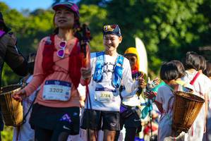 BIB: 3202, 2784
                            <button type="button" onclick="openModal(19102209)" class="btn btn-primary btn-sm float-right btn-popup" data-toggle="modal" data-target=".modal-high-quality">
                        <i class="fas fa-shopping-cart"></i> Add to Cart
                    </button>
                                            <button type="button" onclick="isThisMe(19102209, true)" class="btn btn-success btn-sm float-right btn-popup btn-isme hidden" data-toggle="tooltip" data-placement="bottom" title="นี่คือรูปของคุณใช่ไหม คลิกที่นี่เพื่อเอาเข้าอัลบั้ม">
                        <i class="fas fa-plus"></i> Add to album
                    </button>
                    <button type="button" onclick="isThisMe(19102209, false)" class="btn btn-warning btn-sm float-right btn-popup btn-isnotme hidden">
                        <i class="fas fa-ban"></i> Remove from album
                    </button>