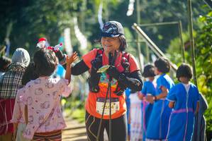 BIB: 7504
                            <button type="button" onclick="openModal(19112076)" class="btn btn-primary btn-sm float-right btn-popup" data-toggle="modal" data-target=".modal-high-quality">
                        <i class="fas fa-shopping-cart"></i> Add to Cart
                    </button>
                                            <button type="button" onclick="isThisMe(19112076, true)" class="btn btn-success btn-sm float-right btn-popup btn-isme hidden" data-toggle="tooltip" data-placement="bottom" title="นี่คือรูปของคุณใช่ไหม คลิกที่นี่เพื่อเอาเข้าอัลบั้ม">
                        <i class="fas fa-plus"></i> Add to album
                    </button>
                    <button type="button" onclick="isThisMe(19112076, false)" class="btn btn-warning btn-sm float-right btn-popup btn-isnotme hidden">
                        <i class="fas fa-ban"></i> Remove from album
                    </button>