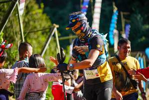 BIB: 100, 9512, 
                            <button type="button" onclick="openModal(19093207)" class="btn btn-primary btn-sm float-right btn-popup" data-toggle="modal" data-target=".modal-high-quality">
                        <i class="fas fa-shopping-cart"></i> Add to Cart
                    </button>
                                            <button type="button" onclick="isThisMe(19093207, true)" class="btn btn-success btn-sm float-right btn-popup btn-isme hidden" data-toggle="tooltip" data-placement="bottom" title="นี่คือรูปของคุณใช่ไหม คลิกที่นี่เพื่อเอาเข้าอัลบั้ม">
                        <i class="fas fa-plus"></i> Add to album
                    </button>
                    <button type="button" onclick="isThisMe(19093207, false)" class="btn btn-warning btn-sm float-right btn-popup btn-isnotme hidden">
                        <i class="fas fa-ban"></i> Remove from album
                    </button>