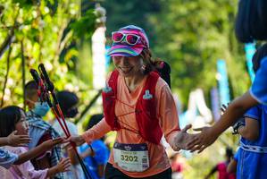 BIB: 3202, 100
                            <button type="button" onclick="openModal(19116898)" class="btn btn-primary btn-sm float-right btn-popup" data-toggle="modal" data-target=".modal-high-quality">
                        <i class="fas fa-shopping-cart"></i> Add to Cart
                    </button>
                                            <button type="button" onclick="isThisMe(19116898, true)" class="btn btn-success btn-sm float-right btn-popup btn-isme hidden" data-toggle="tooltip" data-placement="bottom" title="นี่คือรูปของคุณใช่ไหม คลิกที่นี่เพื่อเอาเข้าอัลบั้ม">
                        <i class="fas fa-plus"></i> Add to album
                    </button>
                    <button type="button" onclick="isThisMe(19116898, false)" class="btn btn-warning btn-sm float-right btn-popup btn-isnotme hidden">
                        <i class="fas fa-ban"></i> Remove from album
                    </button>