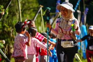 BIB: 3290
                            <button type="button" onclick="openModal(19108529)" class="btn btn-primary btn-sm float-right btn-popup" data-toggle="modal" data-target=".modal-high-quality">
                        <i class="fas fa-shopping-cart"></i> Add to Cart
                    </button>
                                            <button type="button" onclick="isThisMe(19108529, true)" class="btn btn-success btn-sm float-right btn-popup btn-isme hidden" data-toggle="tooltip" data-placement="bottom" title="นี่คือรูปของคุณใช่ไหม คลิกที่นี่เพื่อเอาเข้าอัลบั้ม">
                        <i class="fas fa-plus"></i> Add to album
                    </button>
                    <button type="button" onclick="isThisMe(19108529, false)" class="btn btn-warning btn-sm float-right btn-popup btn-isnotme hidden">
                        <i class="fas fa-ban"></i> Remove from album
                    </button>