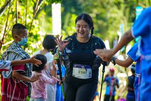 BIB: 3261
                            <button type="button" onclick="openModal(19117135)" class="btn btn-primary btn-sm float-right btn-popup" data-toggle="modal" data-target=".modal-high-quality">
                        <i class="fas fa-shopping-cart"></i> Add to Cart
                    </button>
                                            <button type="button" onclick="isThisMe(19117135, true)" class="btn btn-success btn-sm float-right btn-popup btn-isme hidden" data-toggle="tooltip" data-placement="bottom" title="นี่คือรูปของคุณใช่ไหม คลิกที่นี่เพื่อเอาเข้าอัลบั้ม">
                        <i class="fas fa-plus"></i> Add to album
                    </button>
                    <button type="button" onclick="isThisMe(19117135, false)" class="btn btn-warning btn-sm float-right btn-popup btn-isnotme hidden">
                        <i class="fas fa-ban"></i> Remove from album
                    </button>