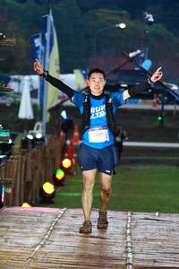 BIB: 9239
                            <button type="button" onclick="openModal(19177431)" class="btn btn-primary btn-sm float-right btn-popup" data-toggle="modal" data-target=".modal-high-quality">
                        <i class="fas fa-shopping-cart"></i> Add to Cart
                    </button>
                                            <button type="button" onclick="isThisMe(19177431, true)" class="btn btn-success btn-sm float-right btn-popup btn-isme hidden" data-toggle="tooltip" data-placement="bottom" title="นี่คือรูปของคุณใช่ไหม คลิกที่นี่เพื่อเอาเข้าอัลบั้ม">
                        <i class="fas fa-plus"></i> Add to album
                    </button>
                    <button type="button" onclick="isThisMe(19177431, false)" class="btn btn-warning btn-sm float-right btn-popup btn-isnotme hidden">
                        <i class="fas fa-ban"></i> Remove from album
                    </button>