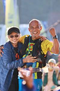 BIB: 100, 1612, 156
                            <button type="button" onclick="openModal(19180718)" class="btn btn-primary btn-sm float-right btn-popup" data-toggle="modal" data-target=".modal-high-quality">
                        <i class="fas fa-shopping-cart"></i> Add to Cart
                    </button>
                                            <button type="button" onclick="isThisMe(19180718, true)" class="btn btn-success btn-sm float-right btn-popup btn-isme hidden" data-toggle="tooltip" data-placement="bottom" title="นี่คือรูปของคุณใช่ไหม คลิกที่นี่เพื่อเอาเข้าอัลบั้ม">
                        <i class="fas fa-plus"></i> Add to album
                    </button>
                    <button type="button" onclick="isThisMe(19180718, false)" class="btn btn-warning btn-sm float-right btn-popup btn-isnotme hidden">
                        <i class="fas fa-ban"></i> Remove from album
                    </button>