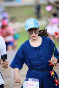 BIB: 8160
                            <button type="button" onclick="openModal(18957804)" class="btn btn-primary btn-sm float-right btn-popup" data-toggle="modal" data-target=".modal-high-quality">
                        <i class="fas fa-shopping-cart"></i> Add to Cart
                    </button>
                                            <button type="button" onclick="isThisMe(18957804, true)" class="btn btn-success btn-sm float-right btn-popup btn-isme hidden" data-toggle="tooltip" data-placement="bottom" title="นี่คือรูปของคุณใช่ไหม คลิกที่นี่เพื่อเอาเข้าอัลบั้ม">
                        <i class="fas fa-plus"></i> Add to album
                    </button>
                    <button type="button" onclick="isThisMe(18957804, false)" class="btn btn-warning btn-sm float-right btn-popup btn-isnotme hidden">
                        <i class="fas fa-ban"></i> Remove from album
                    </button>