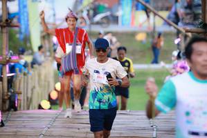 BIB: 8065
                            <button type="button" onclick="openModal(18950509)" class="btn btn-primary btn-sm float-right btn-popup" data-toggle="modal" data-target=".modal-high-quality">
                        <i class="fas fa-shopping-cart"></i> Add to Cart
                    </button>
                                            <button type="button" onclick="isThisMe(18950509, true)" class="btn btn-success btn-sm float-right btn-popup btn-isme hidden" data-toggle="tooltip" data-placement="bottom" title="นี่คือรูปของคุณใช่ไหม คลิกที่นี่เพื่อเอาเข้าอัลบั้ม">
                        <i class="fas fa-plus"></i> Add to album
                    </button>
                    <button type="button" onclick="isThisMe(18950509, false)" class="btn btn-warning btn-sm float-right btn-popup btn-isnotme hidden">
                        <i class="fas fa-ban"></i> Remove from album
                    </button>