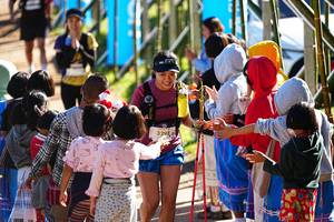 BIB: 3298
                            <button type="button" onclick="openModal(19307191)" class="btn btn-primary btn-sm float-right btn-popup" data-toggle="modal" data-target=".modal-high-quality">
                        <i class="fas fa-shopping-cart"></i> Add to Cart
                    </button>
                                            <button type="button" onclick="isThisMe(19307191, true)" class="btn btn-success btn-sm float-right btn-popup btn-isme hidden" data-toggle="tooltip" data-placement="bottom" title="นี่คือรูปของคุณใช่ไหม คลิกที่นี่เพื่อเอาเข้าอัลบั้ม">
                        <i class="fas fa-plus"></i> Add to album
                    </button>
                    <button type="button" onclick="isThisMe(19307191, false)" class="btn btn-warning btn-sm float-right btn-popup btn-isnotme hidden">
                        <i class="fas fa-ban"></i> Remove from album
                    </button>