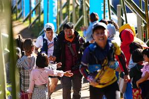 BIB: 
                            <button type="button" onclick="openModal(19310329)" class="btn btn-primary btn-sm float-right btn-popup" data-toggle="modal" data-target=".modal-high-quality">
                        <i class="fas fa-shopping-cart"></i> Add to Cart
                    </button>
                                            <button type="button" onclick="isThisMe(19310329, true)" class="btn btn-success btn-sm float-right btn-popup btn-isme hidden" data-toggle="tooltip" data-placement="bottom" title="นี่คือรูปของคุณใช่ไหม คลิกที่นี่เพื่อเอาเข้าอัลบั้ม">
                        <i class="fas fa-plus"></i> Add to album
                    </button>
                    <button type="button" onclick="isThisMe(19310329, false)" class="btn btn-warning btn-sm float-right btn-popup btn-isnotme hidden">
                        <i class="fas fa-ban"></i> Remove from album
                    </button>