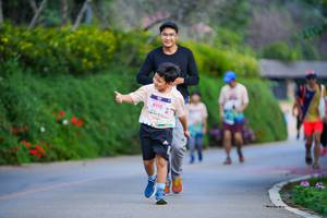 BIB: 8115
                            <button type="button" onclick="openModal(19147136)" class="btn btn-primary btn-sm float-right btn-popup" data-toggle="modal" data-target=".modal-high-quality">
                        <i class="fas fa-shopping-cart"></i> Add to Cart
                    </button>
                                            <button type="button" onclick="isThisMe(19147136, true)" class="btn btn-success btn-sm float-right btn-popup btn-isme hidden" data-toggle="tooltip" data-placement="bottom" title="นี่คือรูปของคุณใช่ไหม คลิกที่นี่เพื่อเอาเข้าอัลบั้ม">
                        <i class="fas fa-plus"></i> Add to album
                    </button>
                    <button type="button" onclick="isThisMe(19147136, false)" class="btn btn-warning btn-sm float-right btn-popup btn-isnotme hidden">
                        <i class="fas fa-ban"></i> Remove from album
                    </button>