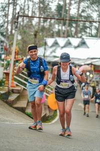 BIB: 0892, 2630
                            <button type="button" onclick="openModal(22632904)" class="btn btn-primary btn-sm float-right btn-popup" data-toggle="modal" data-target=".modal-high-quality">
                        <i class="fas fa-shopping-cart"></i> Add to Cart
                    </button>
                                            <button type="button" onclick="isThisMe(22632904, true)" class="btn btn-success btn-sm float-right btn-popup btn-isme hidden" data-toggle="tooltip" data-placement="bottom" title="นี่คือรูปของคุณใช่ไหม คลิกที่นี่เพื่อเอาเข้าอัลบั้ม">
                        <i class="fas fa-plus"></i> Add to album
                    </button>
                    <button type="button" onclick="isThisMe(22632904, false)" class="btn btn-warning btn-sm float-right btn-popup btn-isnotme hidden">
                        <i class="fas fa-ban"></i> Remove from album
                    </button>