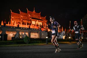 BIB: 6070
                            <button type="button" onclick="openModal(22692297)" class="btn btn-primary btn-sm float-right btn-popup" data-toggle="modal" data-target=".modal-high-quality">
                        <i class="fas fa-shopping-cart"></i> Add to Cart
                    </button>
                                            <button type="button" onclick="isThisMe(22692297, true)" class="btn btn-success btn-sm float-right btn-popup btn-isme hidden" data-toggle="tooltip" data-placement="bottom" title="นี่คือรูปของคุณใช่ไหม คลิกที่นี่เพื่อเอาเข้าอัลบั้ม">
                        <i class="fas fa-plus"></i> Add to album
                    </button>
                    <button type="button" onclick="isThisMe(22692297, false)" class="btn btn-warning btn-sm float-right btn-popup btn-isnotme hidden">
                        <i class="fas fa-ban"></i> Remove from album
                    </button>