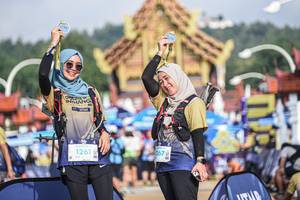 BIB: 14100, 1261, 267, 
                            <button type="button" onclick="openModal(22716720)" class="btn btn-primary btn-sm float-right btn-popup" data-toggle="modal" data-target=".modal-high-quality">
                        <i class="fas fa-shopping-cart"></i> Add to Cart
                    </button>
                                            <button type="button" onclick="isThisMe(22716720, true)" class="btn btn-success btn-sm float-right btn-popup btn-isme hidden" data-toggle="tooltip" data-placement="bottom" title="นี่คือรูปของคุณใช่ไหม คลิกที่นี่เพื่อเอาเข้าอัลบั้ม">
                        <i class="fas fa-plus"></i> Add to album
                    </button>
                    <button type="button" onclick="isThisMe(22716720, false)" class="btn btn-warning btn-sm float-right btn-popup btn-isnotme hidden">
                        <i class="fas fa-ban"></i> Remove from album
                    </button>