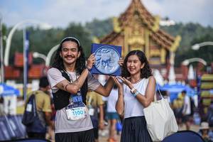 BIB: 1100
                            <button type="button" onclick="openModal(22711536)" class="btn btn-primary btn-sm float-right btn-popup" data-toggle="modal" data-target=".modal-high-quality">
                        <i class="fas fa-shopping-cart"></i> Add to Cart
                    </button>
                                            <button type="button" onclick="isThisMe(22711536, true)" class="btn btn-success btn-sm float-right btn-popup btn-isme hidden" data-toggle="tooltip" data-placement="bottom" title="นี่คือรูปของคุณใช่ไหม คลิกที่นี่เพื่อเอาเข้าอัลบั้ม">
                        <i class="fas fa-plus"></i> Add to album
                    </button>
                    <button type="button" onclick="isThisMe(22711536, false)" class="btn btn-warning btn-sm float-right btn-popup btn-isnotme hidden">
                        <i class="fas fa-ban"></i> Remove from album
                    </button>