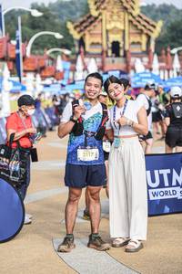 BIB: 2117, 718
                            <button type="button" onclick="openModal(22713052)" class="btn btn-primary btn-sm float-right btn-popup" data-toggle="modal" data-target=".modal-high-quality">
                        <i class="fas fa-shopping-cart"></i> Add to Cart
                    </button>
                                            <button type="button" onclick="isThisMe(22713052, true)" class="btn btn-success btn-sm float-right btn-popup btn-isme hidden" data-toggle="tooltip" data-placement="bottom" title="นี่คือรูปของคุณใช่ไหม คลิกที่นี่เพื่อเอาเข้าอัลบั้ม">
                        <i class="fas fa-plus"></i> Add to album
                    </button>
                    <button type="button" onclick="isThisMe(22713052, false)" class="btn btn-warning btn-sm float-right btn-popup btn-isnotme hidden">
                        <i class="fas fa-ban"></i> Remove from album
                    </button>