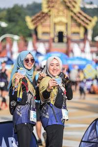 BIB: 124
                            <button type="button" onclick="openModal(22716630)" class="btn btn-primary btn-sm float-right btn-popup" data-toggle="modal" data-target=".modal-high-quality">
                        <i class="fas fa-shopping-cart"></i> Add to Cart
                    </button>
                                            <button type="button" onclick="isThisMe(22716630, true)" class="btn btn-success btn-sm float-right btn-popup btn-isme hidden" data-toggle="tooltip" data-placement="bottom" title="นี่คือรูปของคุณใช่ไหม คลิกที่นี่เพื่อเอาเข้าอัลบั้ม">
                        <i class="fas fa-plus"></i> Add to album
                    </button>
                    <button type="button" onclick="isThisMe(22716630, false)" class="btn btn-warning btn-sm float-right btn-popup btn-isnotme hidden">
                        <i class="fas fa-ban"></i> Remove from album
                    </button>