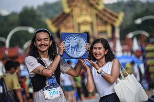 BIB: 000, 1100
                            <button type="button" onclick="openModal(22711440)" class="btn btn-primary btn-sm float-right btn-popup" data-toggle="modal" data-target=".modal-high-quality">
                        <i class="fas fa-shopping-cart"></i> Add to Cart
                    </button>
                                            <button type="button" onclick="isThisMe(22711440, true)" class="btn btn-success btn-sm float-right btn-popup btn-isme hidden" data-toggle="tooltip" data-placement="bottom" title="นี่คือรูปของคุณใช่ไหม คลิกที่นี่เพื่อเอาเข้าอัลบั้ม">
                        <i class="fas fa-plus"></i> Add to album
                    </button>
                    <button type="button" onclick="isThisMe(22711440, false)" class="btn btn-warning btn-sm float-right btn-popup btn-isnotme hidden">
                        <i class="fas fa-ban"></i> Remove from album
                    </button>