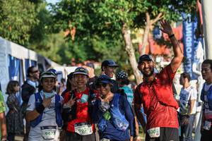 BIB: 9677, 9629, 1530, 118
                            <button type="button" onclick="openModal(22704520)" class="btn btn-primary btn-sm float-right btn-popup" data-toggle="modal" data-target=".modal-high-quality">
                        <i class="fas fa-shopping-cart"></i> Add to Cart
                    </button>
                                            <button type="button" onclick="isThisMe(22704520, true)" class="btn btn-success btn-sm float-right btn-popup btn-isme hidden" data-toggle="tooltip" data-placement="bottom" title="นี่คือรูปของคุณใช่ไหม คลิกที่นี่เพื่อเอาเข้าอัลบั้ม">
                        <i class="fas fa-plus"></i> Add to album
                    </button>
                    <button type="button" onclick="isThisMe(22704520, false)" class="btn btn-warning btn-sm float-right btn-popup btn-isnotme hidden">
                        <i class="fas fa-ban"></i> Remove from album
                    </button>