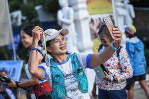 BIB: 
                            <button type="button" onclick="openModal(22710373)" class="btn btn-primary btn-sm float-right btn-popup" data-toggle="modal" data-target=".modal-high-quality">
                        <i class="fas fa-shopping-cart"></i> Add to Cart
                    </button>
                                            <button type="button" onclick="isThisMe(22710373, true)" class="btn btn-success btn-sm float-right btn-popup btn-isme hidden" data-toggle="tooltip" data-placement="bottom" title="นี่คือรูปของคุณใช่ไหม คลิกที่นี่เพื่อเอาเข้าอัลบั้ม">
                        <i class="fas fa-plus"></i> Add to album
                    </button>
                    <button type="button" onclick="isThisMe(22710373, false)" class="btn btn-warning btn-sm float-right btn-popup btn-isnotme hidden">
                        <i class="fas fa-ban"></i> Remove from album
                    </button>