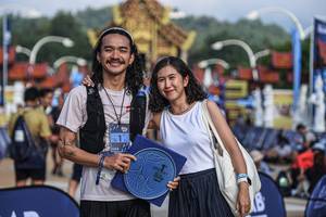 BIB: 300
                            <button type="button" onclick="openModal(22711585)" class="btn btn-primary btn-sm float-right btn-popup" data-toggle="modal" data-target=".modal-high-quality">
                        <i class="fas fa-shopping-cart"></i> Add to Cart
                    </button>
                                            <button type="button" onclick="isThisMe(22711585, true)" class="btn btn-success btn-sm float-right btn-popup btn-isme hidden" data-toggle="tooltip" data-placement="bottom" title="นี่คือรูปของคุณใช่ไหม คลิกที่นี่เพื่อเอาเข้าอัลบั้ม">
                        <i class="fas fa-plus"></i> Add to album
                    </button>
                    <button type="button" onclick="isThisMe(22711585, false)" class="btn btn-warning btn-sm float-right btn-popup btn-isnotme hidden">
                        <i class="fas fa-ban"></i> Remove from album
                    </button>