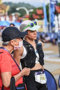 BIB: 718
                            <button type="button" onclick="openModal(22713372)" class="btn btn-primary btn-sm float-right btn-popup" data-toggle="modal" data-target=".modal-high-quality">
                        <i class="fas fa-shopping-cart"></i> Add to Cart
                    </button>
                                            <button type="button" onclick="isThisMe(22713372, true)" class="btn btn-success btn-sm float-right btn-popup btn-isme hidden" data-toggle="tooltip" data-placement="bottom" title="นี่คือรูปของคุณใช่ไหม คลิกที่นี่เพื่อเอาเข้าอัลบั้ม">
                        <i class="fas fa-plus"></i> Add to album
                    </button>
                    <button type="button" onclick="isThisMe(22713372, false)" class="btn btn-warning btn-sm float-right btn-popup btn-isnotme hidden">
                        <i class="fas fa-ban"></i> Remove from album
                    </button>