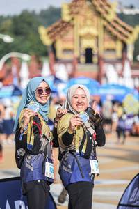 BIB: 
                            <button type="button" onclick="openModal(22716636)" class="btn btn-primary btn-sm float-right btn-popup" data-toggle="modal" data-target=".modal-high-quality">
                        <i class="fas fa-shopping-cart"></i> Add to Cart
                    </button>
                                            <button type="button" onclick="isThisMe(22716636, true)" class="btn btn-success btn-sm float-right btn-popup btn-isme hidden" data-toggle="tooltip" data-placement="bottom" title="นี่คือรูปของคุณใช่ไหม คลิกที่นี่เพื่อเอาเข้าอัลบั้ม">
                        <i class="fas fa-plus"></i> Add to album
                    </button>
                    <button type="button" onclick="isThisMe(22716636, false)" class="btn btn-warning btn-sm float-right btn-popup btn-isnotme hidden">
                        <i class="fas fa-ban"></i> Remove from album
                    </button>