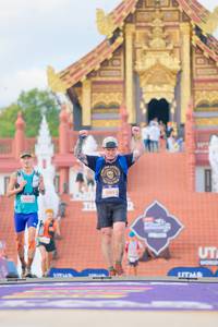 BIB: 5195
                            <button type="button" onclick="openModal(22551810)" class="btn btn-primary btn-sm float-right btn-popup" data-toggle="modal" data-target=".modal-high-quality">
                        <i class="fas fa-shopping-cart"></i> Add to Cart
                    </button>
                                            <button type="button" onclick="isThisMe(22551810, true)" class="btn btn-success btn-sm float-right btn-popup btn-isme hidden" data-toggle="tooltip" data-placement="bottom" title="นี่คือรูปของคุณใช่ไหม คลิกที่นี่เพื่อเอาเข้าอัลบั้ม">
                        <i class="fas fa-plus"></i> Add to album
                    </button>
                    <button type="button" onclick="isThisMe(22551810, false)" class="btn btn-warning btn-sm float-right btn-popup btn-isnotme hidden">
                        <i class="fas fa-ban"></i> Remove from album
                    </button>