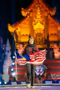 BIB: 100
                            <button type="button" onclick="openModal(22649824)" class="btn btn-primary btn-sm float-right btn-popup" data-toggle="modal" data-target=".modal-high-quality">
                        <i class="fas fa-shopping-cart"></i> Add to Cart
                    </button>
                                            <button type="button" onclick="isThisMe(22649824, true)" class="btn btn-success btn-sm float-right btn-popup btn-isme hidden" data-toggle="tooltip" data-placement="bottom" title="นี่คือรูปของคุณใช่ไหม คลิกที่นี่เพื่อเอาเข้าอัลบั้ม">
                        <i class="fas fa-plus"></i> Add to album
                    </button>
                    <button type="button" onclick="isThisMe(22649824, false)" class="btn btn-warning btn-sm float-right btn-popup btn-isnotme hidden">
                        <i class="fas fa-ban"></i> Remove from album
                    </button>