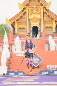 BIB: 200
                            <button type="button" onclick="openModal(22550292)" class="btn btn-primary btn-sm float-right btn-popup" data-toggle="modal" data-target=".modal-high-quality">
                        <i class="fas fa-shopping-cart"></i> Add to Cart
                    </button>
                                            <button type="button" onclick="isThisMe(22550292, true)" class="btn btn-success btn-sm float-right btn-popup btn-isme hidden" data-toggle="tooltip" data-placement="bottom" title="นี่คือรูปของคุณใช่ไหม คลิกที่นี่เพื่อเอาเข้าอัลบั้ม">
                        <i class="fas fa-plus"></i> Add to album
                    </button>
                    <button type="button" onclick="isThisMe(22550292, false)" class="btn btn-warning btn-sm float-right btn-popup btn-isnotme hidden">
                        <i class="fas fa-ban"></i> Remove from album
                    </button>