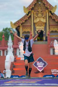 BIB: 9700
                            <button type="button" onclick="openModal(22565676)" class="btn btn-primary btn-sm float-right btn-popup" data-toggle="modal" data-target=".modal-high-quality">
                        <i class="fas fa-shopping-cart"></i> Add to Cart
                    </button>
                                            <button type="button" onclick="isThisMe(22565676, true)" class="btn btn-success btn-sm float-right btn-popup btn-isme hidden" data-toggle="tooltip" data-placement="bottom" title="นี่คือรูปของคุณใช่ไหม คลิกที่นี่เพื่อเอาเข้าอัลบั้ม">
                        <i class="fas fa-plus"></i> Add to album
                    </button>
                    <button type="button" onclick="isThisMe(22565676, false)" class="btn btn-warning btn-sm float-right btn-popup btn-isnotme hidden">
                        <i class="fas fa-ban"></i> Remove from album
                    </button>