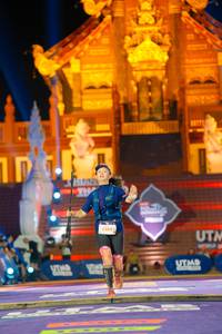 BIB: 6289
                            <button type="button" onclick="openModal(22578968)" class="btn btn-primary btn-sm float-right btn-popup" data-toggle="modal" data-target=".modal-high-quality">
                        <i class="fas fa-shopping-cart"></i> Add to Cart
                    </button>
                                            <button type="button" onclick="isThisMe(22578968, true)" class="btn btn-success btn-sm float-right btn-popup btn-isme hidden" data-toggle="tooltip" data-placement="bottom" title="นี่คือรูปของคุณใช่ไหม คลิกที่นี่เพื่อเอาเข้าอัลบั้ม">
                        <i class="fas fa-plus"></i> Add to album
                    </button>
                    <button type="button" onclick="isThisMe(22578968, false)" class="btn btn-warning btn-sm float-right btn-popup btn-isnotme hidden">
                        <i class="fas fa-ban"></i> Remove from album
                    </button>