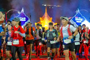 BIB: 9312, 9722
                            <button type="button" onclick="openModal(22655863)" class="btn btn-primary btn-sm float-right btn-popup" data-toggle="modal" data-target=".modal-high-quality">
                        <i class="fas fa-shopping-cart"></i> Add to Cart
                    </button>
                                            <button type="button" onclick="isThisMe(22655863, true)" class="btn btn-success btn-sm float-right btn-popup btn-isme hidden" data-toggle="tooltip" data-placement="bottom" title="นี่คือรูปของคุณใช่ไหม คลิกที่นี่เพื่อเอาเข้าอัลบั้ม">
                        <i class="fas fa-plus"></i> Add to album
                    </button>
                    <button type="button" onclick="isThisMe(22655863, false)" class="btn btn-warning btn-sm float-right btn-popup btn-isnotme hidden">
                        <i class="fas fa-ban"></i> Remove from album
                    </button>