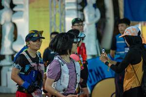 BIB: 5034
                            <button type="button" onclick="openModal(22656535)" class="btn btn-primary btn-sm float-right btn-popup" data-toggle="modal" data-target=".modal-high-quality">
                        <i class="fas fa-shopping-cart"></i> Add to Cart
                    </button>
                                            <button type="button" onclick="isThisMe(22656535, true)" class="btn btn-success btn-sm float-right btn-popup btn-isme hidden" data-toggle="tooltip" data-placement="bottom" title="นี่คือรูปของคุณใช่ไหม คลิกที่นี่เพื่อเอาเข้าอัลบั้ม">
                        <i class="fas fa-plus"></i> Add to album
                    </button>
                    <button type="button" onclick="isThisMe(22656535, false)" class="btn btn-warning btn-sm float-right btn-popup btn-isnotme hidden">
                        <i class="fas fa-ban"></i> Remove from album
                    </button>