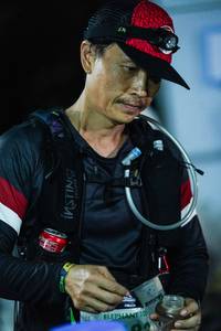 BIB: 100
                            <button type="button" onclick="openModal(22527427)" class="btn btn-primary btn-sm float-right btn-popup" data-toggle="modal" data-target=".modal-high-quality">
                        <i class="fas fa-shopping-cart"></i> Add to Cart
                    </button>
                                            <button type="button" onclick="isThisMe(22527427, true)" class="btn btn-success btn-sm float-right btn-popup btn-isme hidden" data-toggle="tooltip" data-placement="bottom" title="นี่คือรูปของคุณใช่ไหม คลิกที่นี่เพื่อเอาเข้าอัลบั้ม">
                        <i class="fas fa-plus"></i> Add to album
                    </button>
                    <button type="button" onclick="isThisMe(22527427, false)" class="btn btn-warning btn-sm float-right btn-popup btn-isnotme hidden">
                        <i class="fas fa-ban"></i> Remove from album
                    </button>