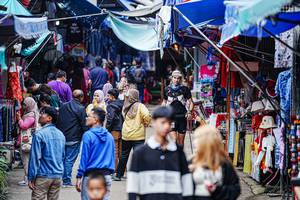 BIB: 
                            <button type="button" onclick="openModal(22337537)" class="btn btn-primary btn-sm float-right btn-popup" data-toggle="modal" data-target=".modal-high-quality">
                        <i class="fas fa-shopping-cart"></i> Add to Cart
                    </button>
                                            <button type="button" onclick="isThisMe(22337537, true)" class="btn btn-success btn-sm float-right btn-popup btn-isme hidden" data-toggle="tooltip" data-placement="bottom" title="นี่คือรูปของคุณใช่ไหม คลิกที่นี่เพื่อเอาเข้าอัลบั้ม">
                        <i class="fas fa-plus"></i> Add to album
                    </button>
                    <button type="button" onclick="isThisMe(22337537, false)" class="btn btn-warning btn-sm float-right btn-popup btn-isnotme hidden">
                        <i class="fas fa-ban"></i> Remove from album
                    </button>