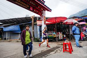 BIB: 088
                            <button type="button" onclick="openModal(22331998)" class="btn btn-primary btn-sm float-right btn-popup" data-toggle="modal" data-target=".modal-high-quality">
                        <i class="fas fa-shopping-cart"></i> Add to Cart
                    </button>
                                            <button type="button" onclick="isThisMe(22331998, true)" class="btn btn-success btn-sm float-right btn-popup btn-isme hidden" data-toggle="tooltip" data-placement="bottom" title="นี่คือรูปของคุณใช่ไหม คลิกที่นี่เพื่อเอาเข้าอัลบั้ม">
                        <i class="fas fa-plus"></i> Add to album
                    </button>
                    <button type="button" onclick="isThisMe(22331998, false)" class="btn btn-warning btn-sm float-right btn-popup btn-isnotme hidden">
                        <i class="fas fa-ban"></i> Remove from album
                    </button>