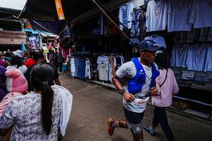 BIB: 5063, 
                            <button type="button" onclick="openModal(22331302)" class="btn btn-primary btn-sm float-right btn-popup" data-toggle="modal" data-target=".modal-high-quality">
                        <i class="fas fa-shopping-cart"></i> Add to Cart
                    </button>
                                            <button type="button" onclick="isThisMe(22331302, true)" class="btn btn-success btn-sm float-right btn-popup btn-isme hidden" data-toggle="tooltip" data-placement="bottom" title="นี่คือรูปของคุณใช่ไหม คลิกที่นี่เพื่อเอาเข้าอัลบั้ม">
                        <i class="fas fa-plus"></i> Add to album
                    </button>
                    <button type="button" onclick="isThisMe(22331302, false)" class="btn btn-warning btn-sm float-right btn-popup btn-isnotme hidden">
                        <i class="fas fa-ban"></i> Remove from album
                    </button>