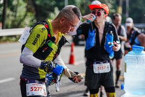 BIB: 560, 5277, 5157
                            <button type="button" onclick="openModal(22327693)" class="btn btn-primary btn-sm float-right btn-popup" data-toggle="modal" data-target=".modal-high-quality">
                        <i class="fas fa-shopping-cart"></i> Add to Cart
                    </button>
                                            <button type="button" onclick="isThisMe(22327693, true)" class="btn btn-success btn-sm float-right btn-popup btn-isme hidden" data-toggle="tooltip" data-placement="bottom" title="นี่คือรูปของคุณใช่ไหม คลิกที่นี่เพื่อเอาเข้าอัลบั้ม">
                        <i class="fas fa-plus"></i> Add to album
                    </button>
                    <button type="button" onclick="isThisMe(22327693, false)" class="btn btn-warning btn-sm float-right btn-popup btn-isnotme hidden">
                        <i class="fas fa-ban"></i> Remove from album
                    </button>