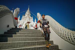 BIB: 8221
                            <button type="button" onclick="openModal(22584136)" class="btn btn-primary btn-sm float-right btn-popup" data-toggle="modal" data-target=".modal-high-quality">
                        <i class="fas fa-shopping-cart"></i> Add to Cart
                    </button>
                                            <button type="button" onclick="isThisMe(22584136, true)" class="btn btn-success btn-sm float-right btn-popup btn-isme hidden" data-toggle="tooltip" data-placement="bottom" title="นี่คือรูปของคุณใช่ไหม คลิกที่นี่เพื่อเอาเข้าอัลบั้ม">
                        <i class="fas fa-plus"></i> Add to album
                    </button>
                    <button type="button" onclick="isThisMe(22584136, false)" class="btn btn-warning btn-sm float-right btn-popup btn-isnotme hidden">
                        <i class="fas fa-ban"></i> Remove from album
                    </button>